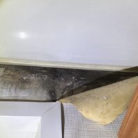 залив по вине соседей 1-й Котляковский переулок, дом 2